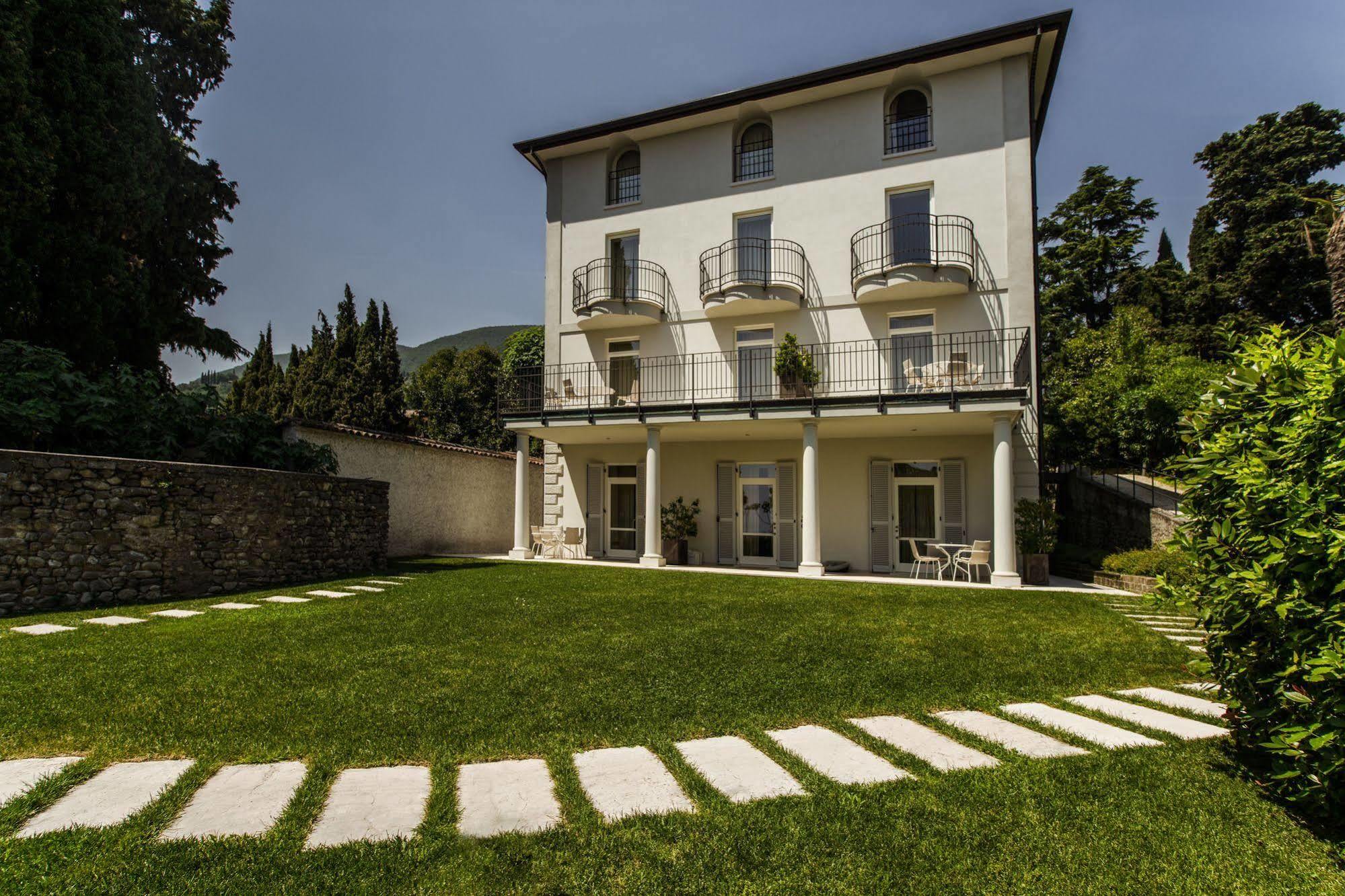 Bella Riva Gardone Riviera